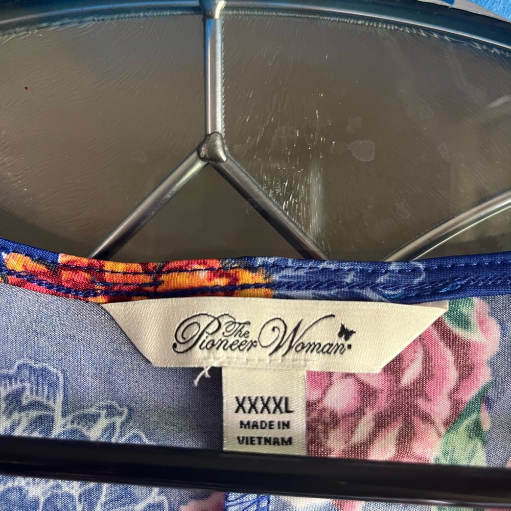 The Pioneer Woman Blue Floral Blouse